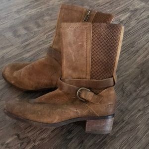 Uggs leather boots
